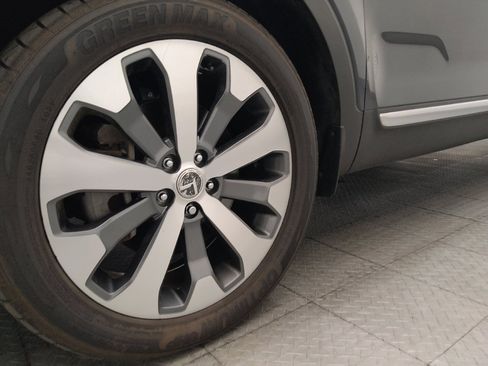 Used 2020 Kia Telluride S w/ S 8 Passenger Seating Package FWD image 31