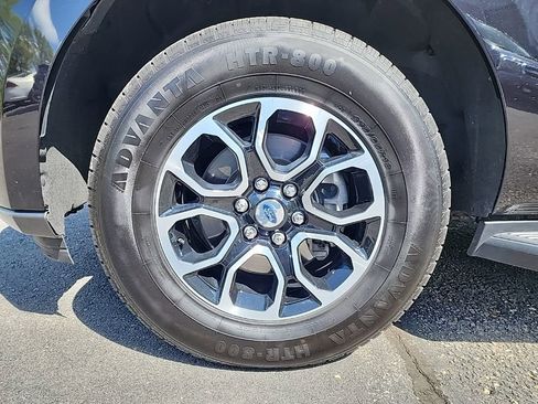Used 2024 Ford Expedition XLT AWD/4WD image 2