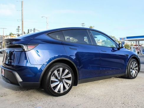 Used 2026 Tesla Model Y Long Range AWD/4WD image 6