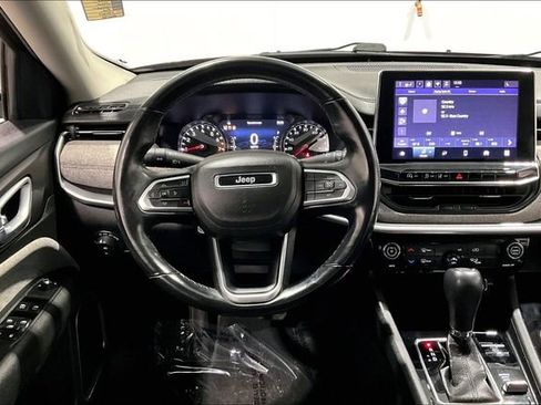 Used 2022 Jeep Compass Latitude image 8