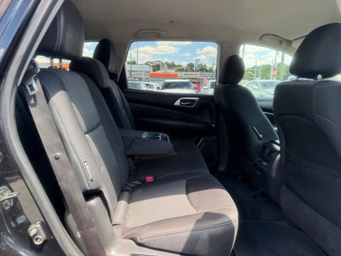 Used 2019 Nissan Pathfinder S AWD/4WD image 23