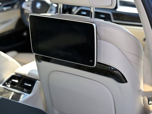 Used 2018 BMW 750i 750i image 19