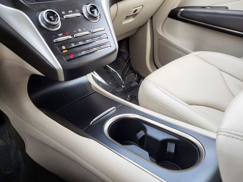 Used 2019 Lincoln MKC Select w/ Select Plus Package AWD/4WD image 11