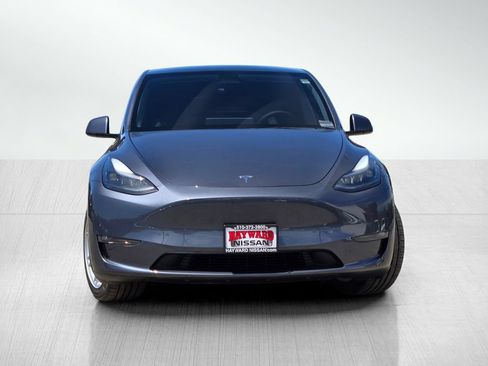 Used 2023 Tesla Model Y Long Range AWD/4WD image 3