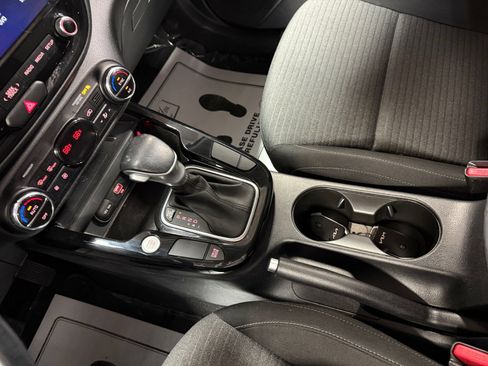 Used 2022 Kia Soul GT-Line FWD image 33
