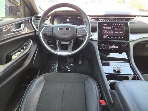 Used 2022 Jeep Grand Cherokee L Laredo RWD image 27