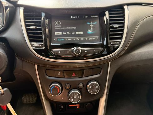 Used 2017 Chevrolet Trax LT AWD/4WD image 32