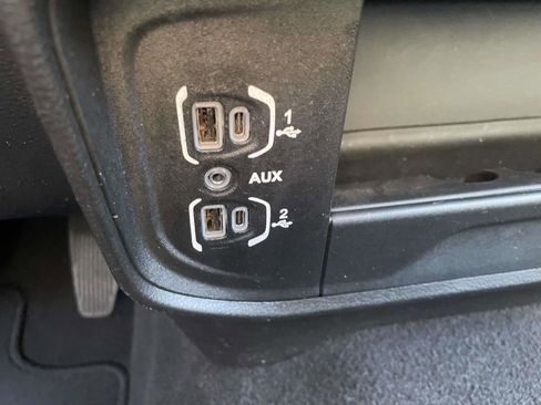 Used 2024 RAM 2500 Big Horn w/ Bed Utility Group image 34