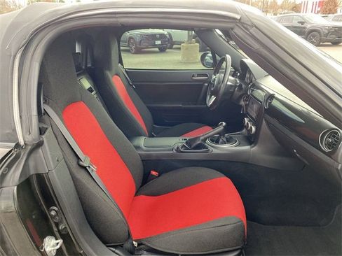 Used 2013 MAZDA MX-5 Miata Sport image 25
