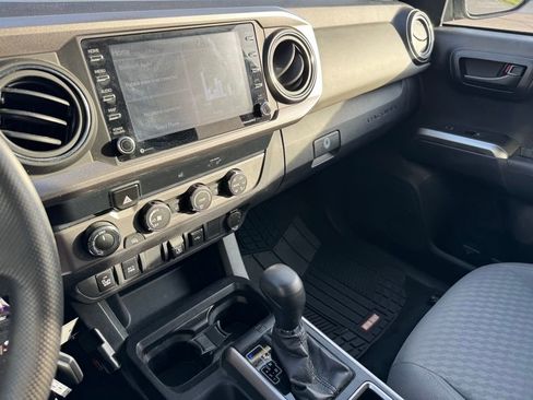 Used 2020 Toyota Tacoma SR5 w/ Technology Package AWD/4WD image 10