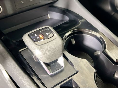 Used 2023 Nissan Rogue SV image 25