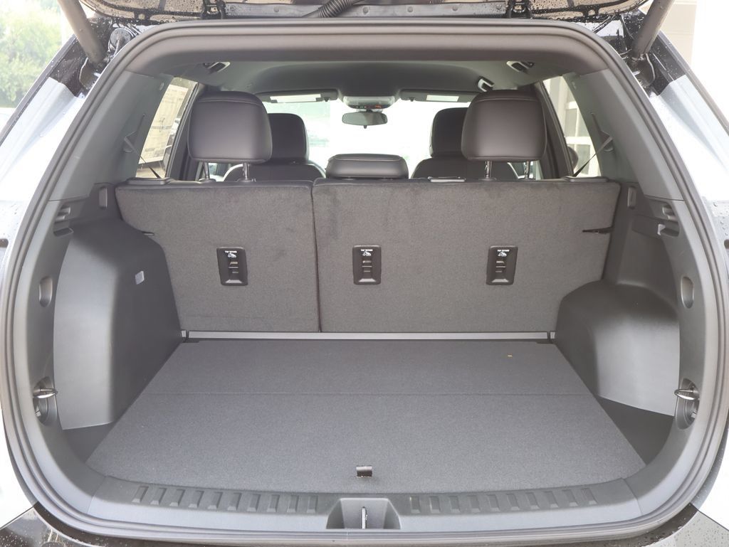 New 2027 GMC Terrain AT4 w/ Convenience Package III AWD/4WD image 29
