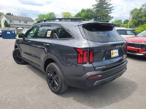 Certified 2023 Kia Sorento S w/ Panoramic Sunroof Package AWD/4WD image 3