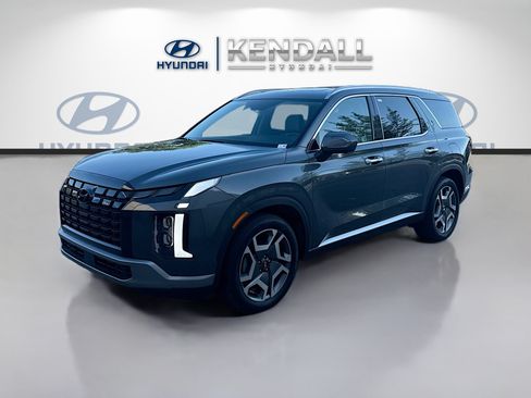 Used 2025 Hyundai Palisade SEL FWD image 3