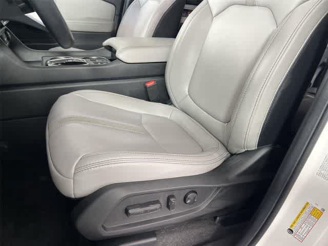 Used 2025 Honda Pilot EX-L image 12