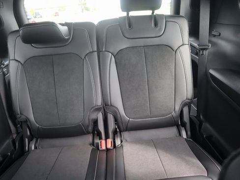 New 2025 Jeep Grand Cherokee L Altitude image 5