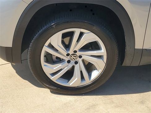 Used 2023 Volkswagen Atlas SE image 11
