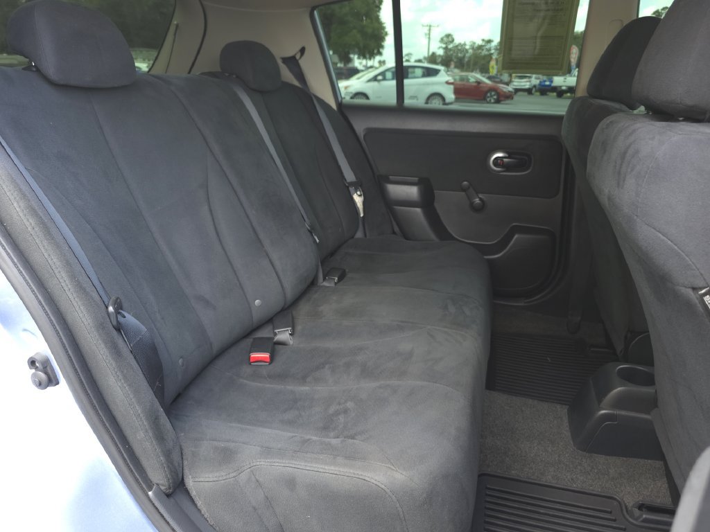 Used 2009 Nissan Versa 1.8 S FWD image 16