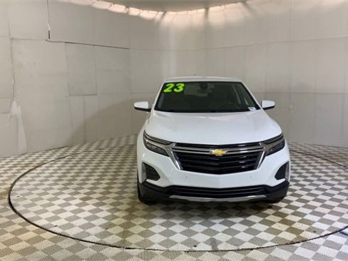 Used 2023 Chevrolet Equinox LT image 3