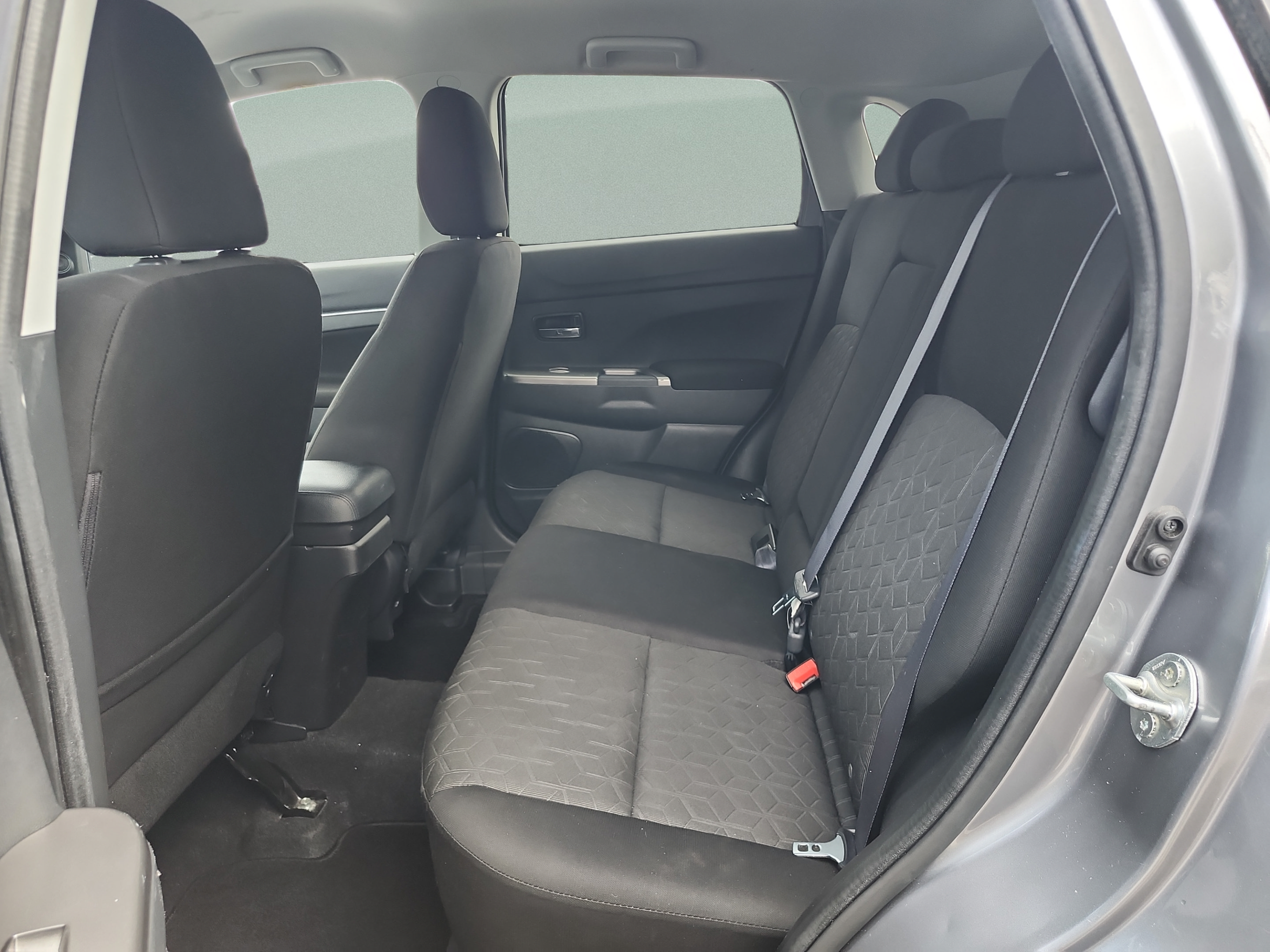 Used 2020 Mitsubishi Outlander Sport SE FWD image 17