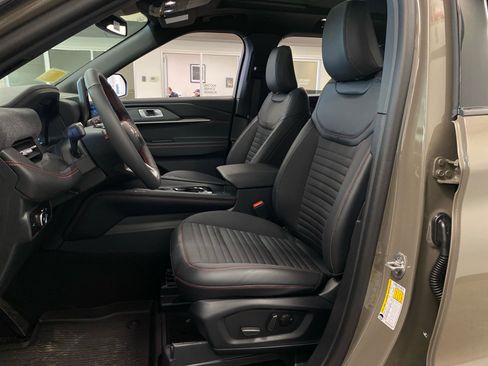 New 2026 Ford Explorer ST-Line w/ ST-Line Street Pack image 16