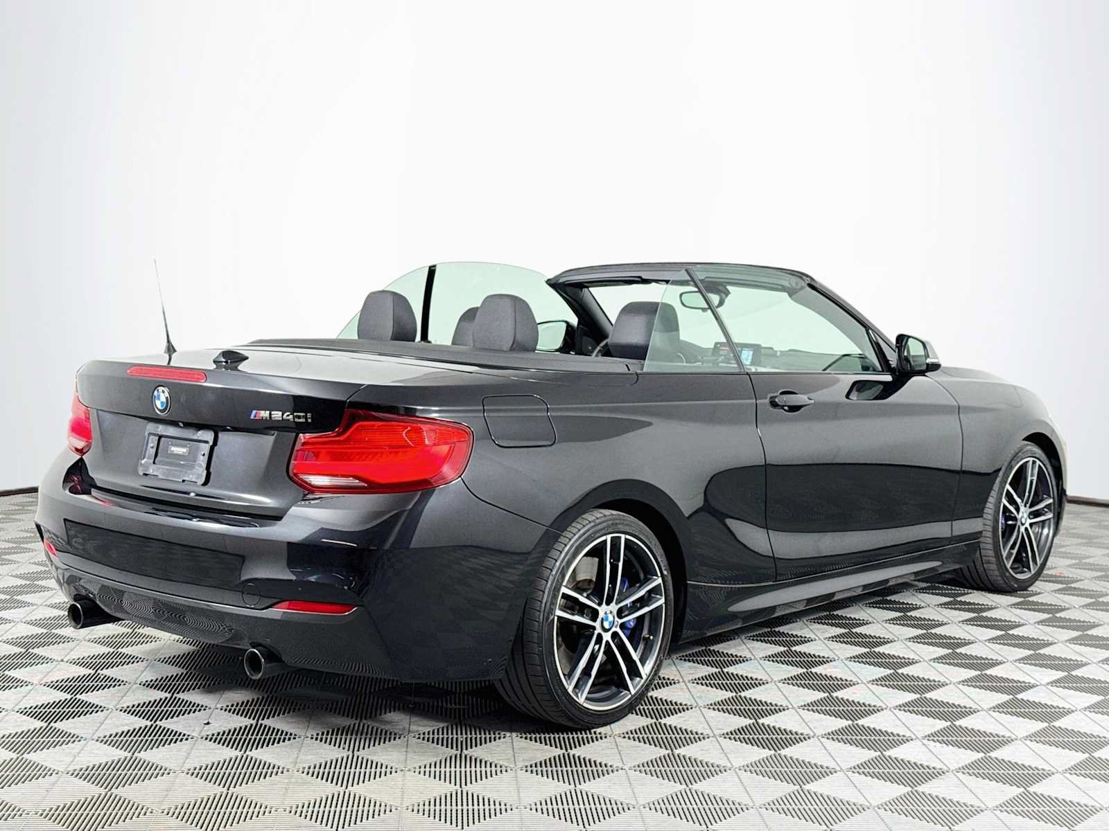 Used 2018 BMW M240i Convertible RWD image 5