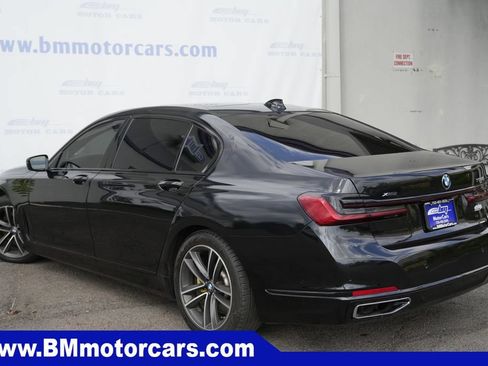 Used 2020 BMW 750i xDrive w/ Cold Weather Package AWD/4WD image 4