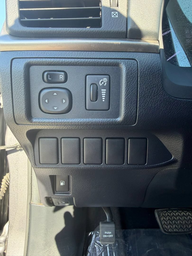 Used 2015 Lexus CT 200h w/ Navigation Package FWD image 30