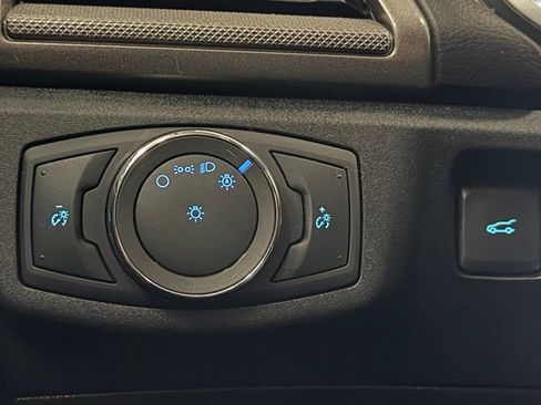 Used 2019 Ford Fusion SE FWD image 14