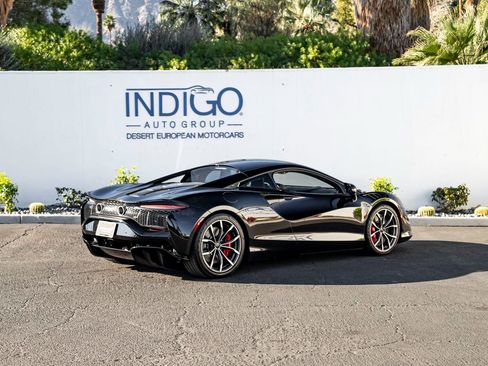 Used 2025 McLaren Artura image 6