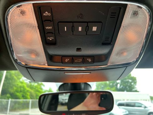 Used 2018 Jeep Grand Cherokee Limited AWD/4WD image 24