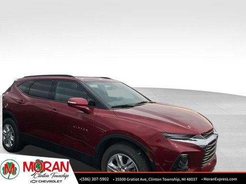 Used 2021 Chevrolet Blazer LT AWD/4WD image 2