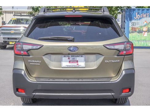 Used 2025 Subaru Outback Premium AWD/4WD image 4
