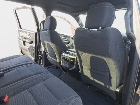Used 2019 RAM 1500 Big Horn AWD/4WD image 12