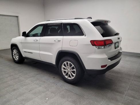 Used 2021 Jeep Grand Cherokee Laredo image 3