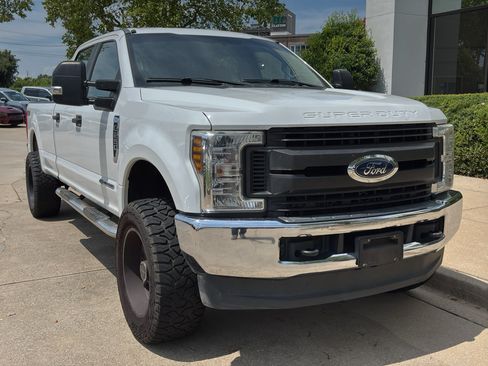 Used 2018 Ford F250 XL w/ Power Equipment Group AWD/4WD image 1