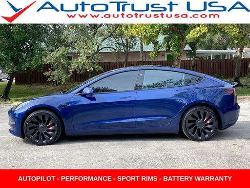 Used 2022 Tesla Model 3 Performance image 4