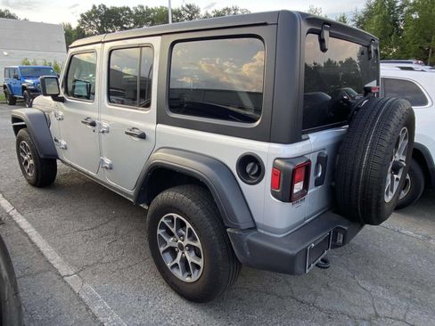 Used 2024 Jeep Wrangler Unlimited Sport AWD/4WD image 7