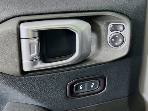 Used 2019 Jeep Wrangler Unlimited Rubicon AWD/4WD image 9