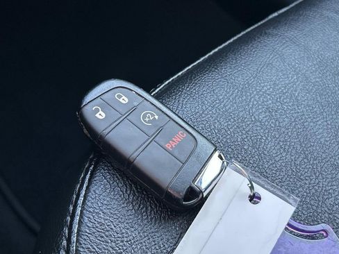 Used 2022 Jeep Compass Limited image 28