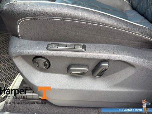 Used 2025 Volkswagen Atlas Cross Sport SEL Premium R-Line image 18