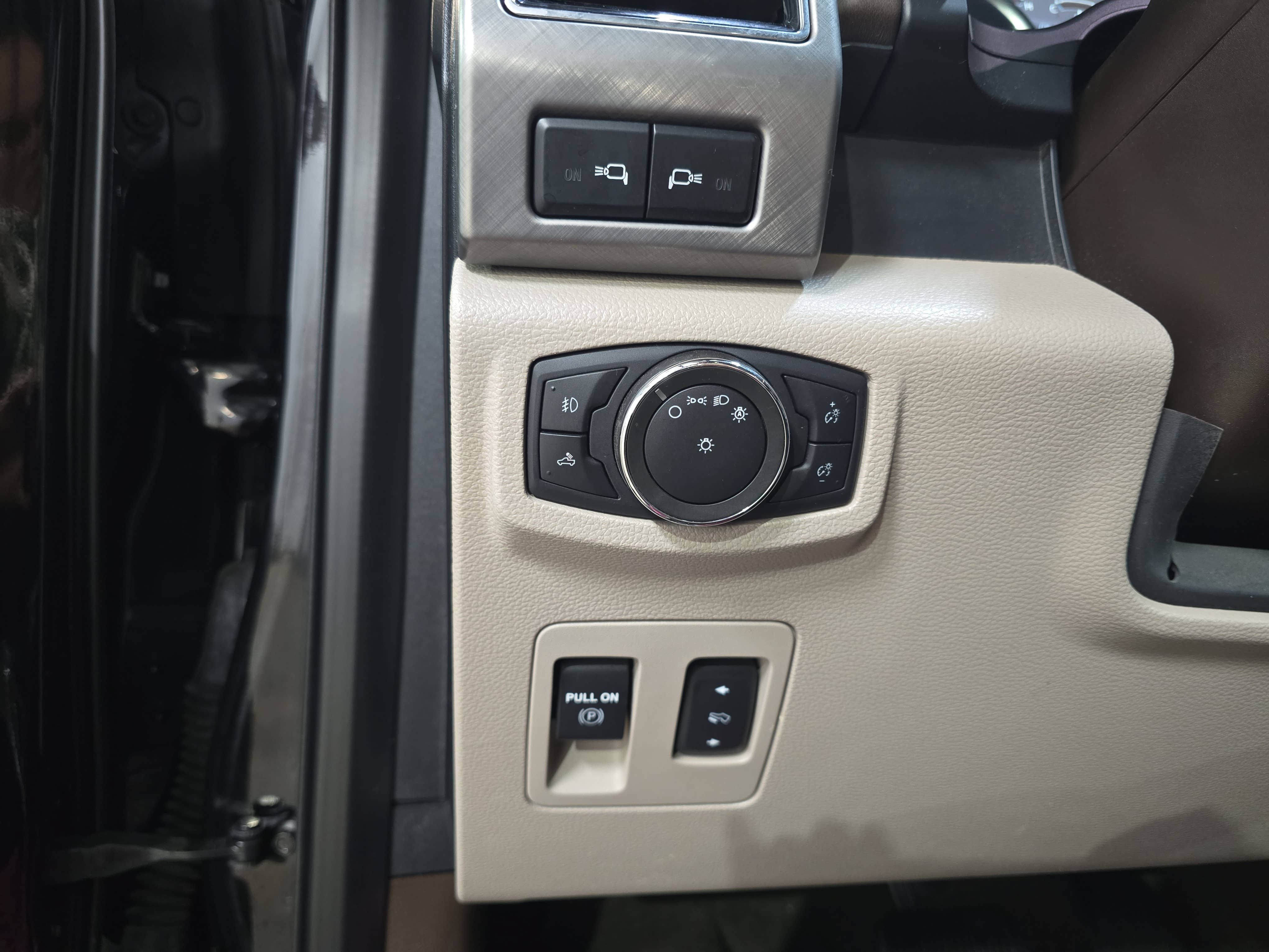 Used 2020 Ford F150 Limited AWD/4WD image 23