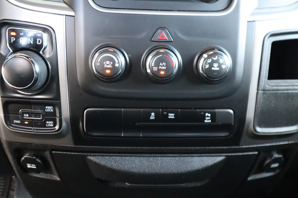 Used 2024 RAM 1500 Warlock AWD/4WD image 16