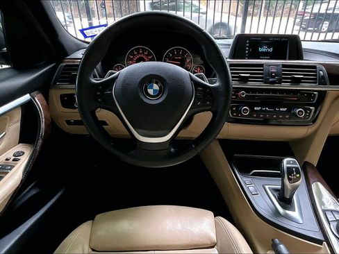 Used 2018 BMW 330i Sedan w/ Convenience Package RWD image 5