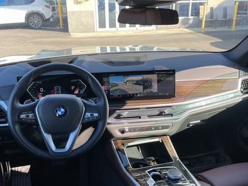 Used 2024 BMW X5 xDrive40i w/ Premium Package image 4