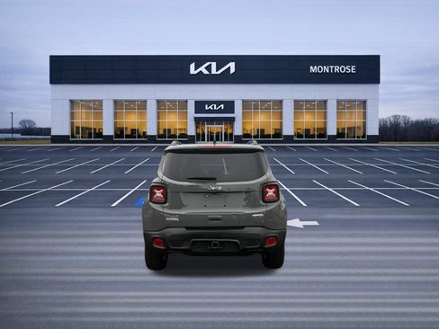 Used 2021 Jeep Renegade Latitude w/ Convenience Group AWD/4WD image 7