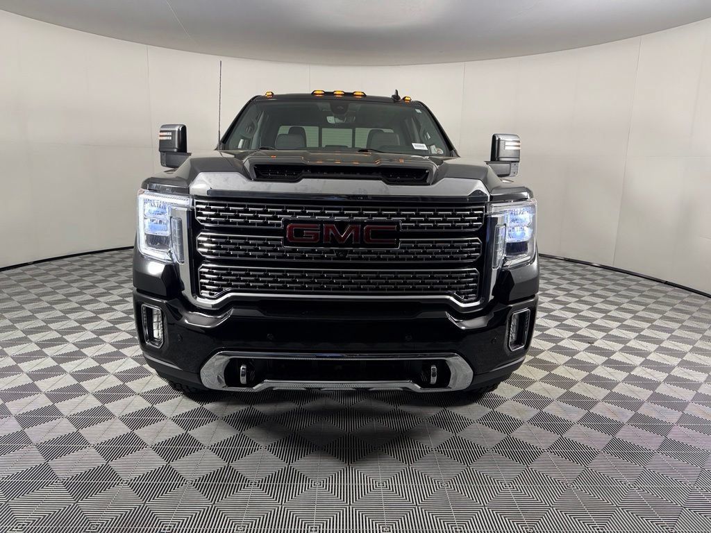 Used 2022 GMC Sierra 3500 Denali w/ Denali Ultimate Package AWD/4WD image 3