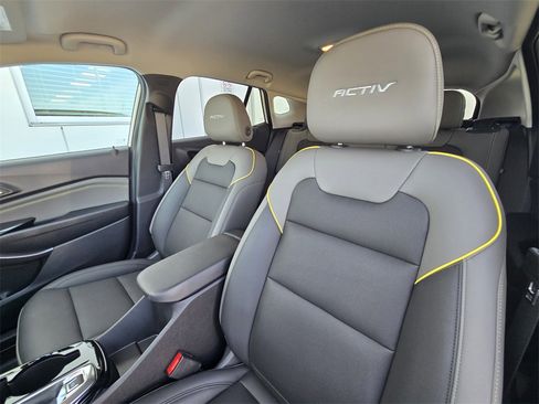 Used 2025 Chevrolet Trax ACTIV w/ Driver Confidence Package image 10