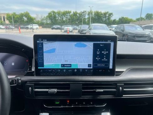 Used 2024 Lincoln Corsair AWD image 24