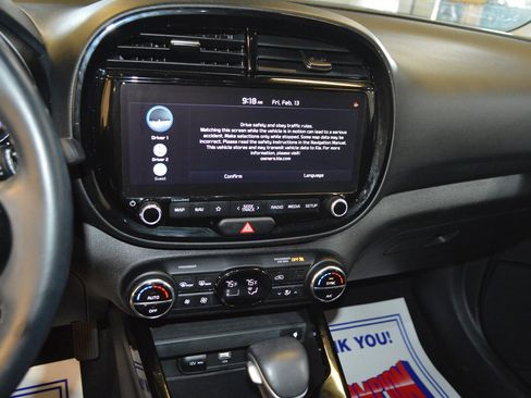 Used 2023 Kia Soul EX image 19